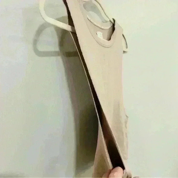 NWOT Offline By Aerie Seamless Cropped Cut Off Muscle Workout Tank Top - Picture 2 of 5